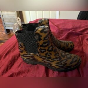Seven 7 leopard print rain boots